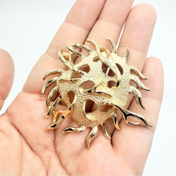 Vintage Signed Sarah Coventry Brutalist Sea Urchin Goldtone Brooch - Picture 4 of 6